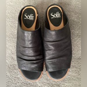 Söfft “Netta” black leather slides size 7.5